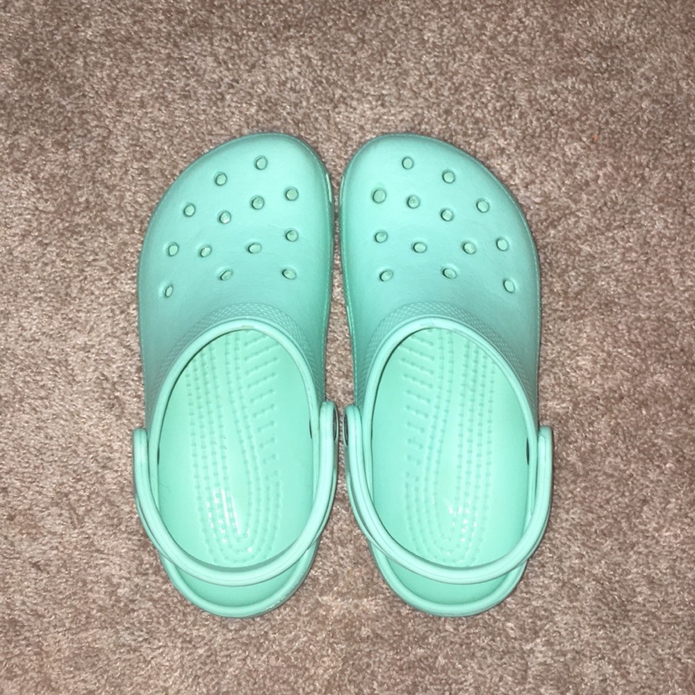 CROCS